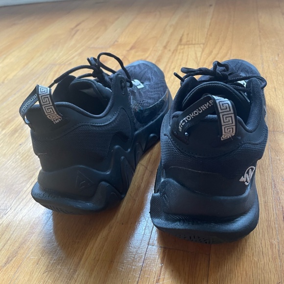 Nike Giannis Immortality 2 Basketball Shoes 10.5 - Picture 6 of 6